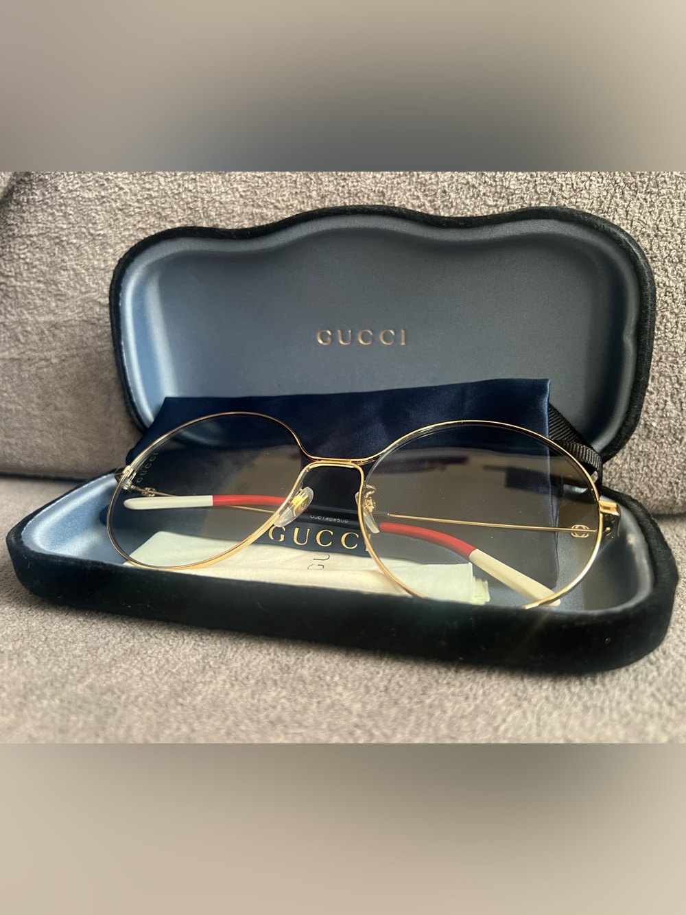 Gucci Round Frame Gold Tone sunglasses